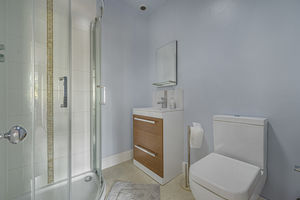 En-suite2- click for photo gallery